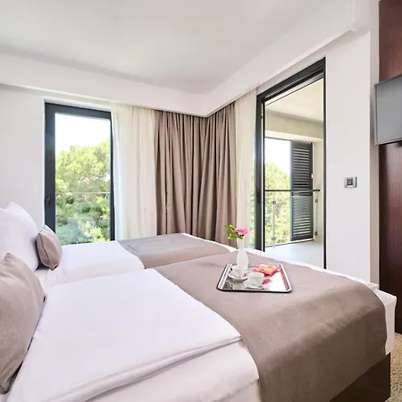 Parentium Plava Laguna Hotell 4*