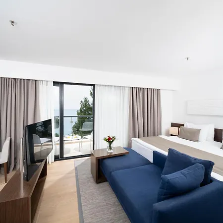 帕林提姆蓝色泻湖酒店 4*