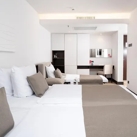 帕林提姆蓝色泻湖酒店 4* 波雷奇