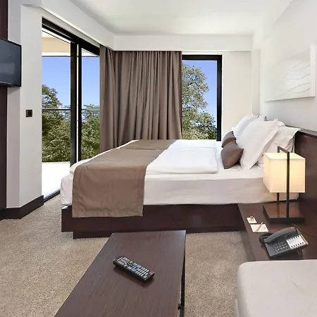 Parentium Plava Laguna 4* פורץ
