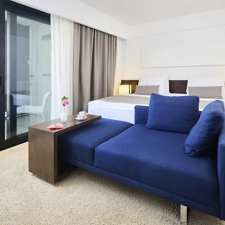 Parentium Plava Laguna 4* פורץ